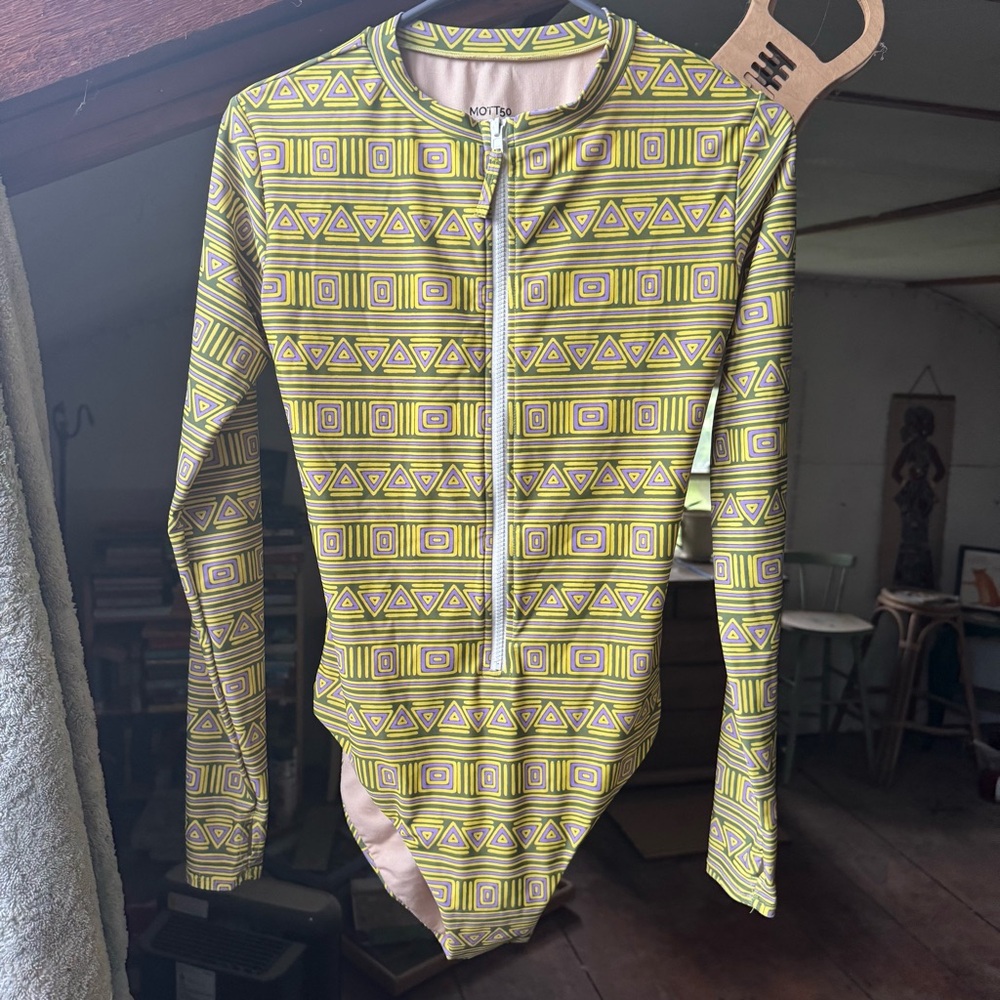 Mott50 Swimsuit NWOT one piece Margherita size M